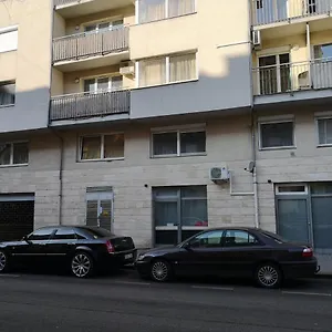 verificați disponibilitatea