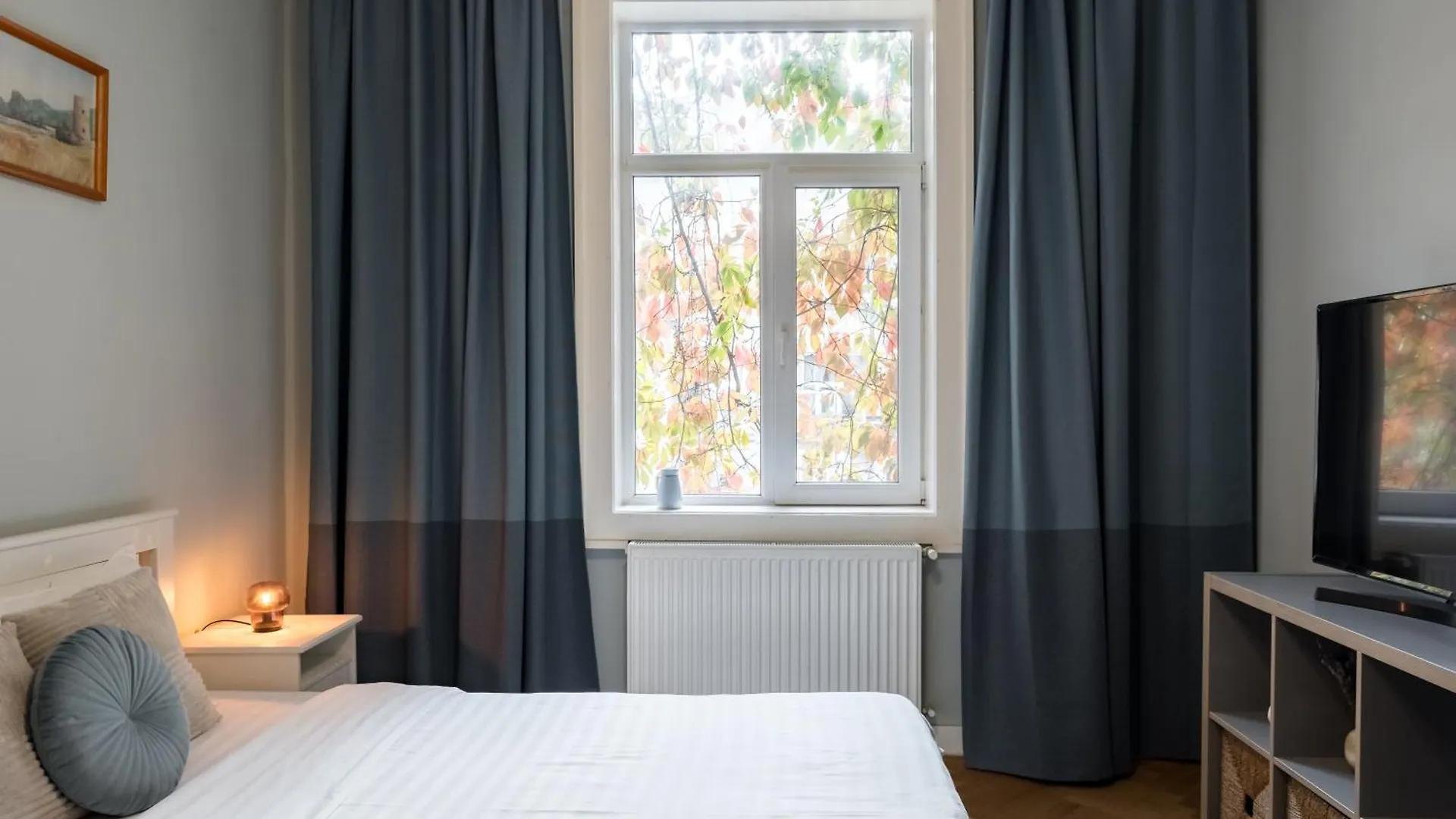 Chic Studio Near Bucharest'S Top Landmarks Lägenhet