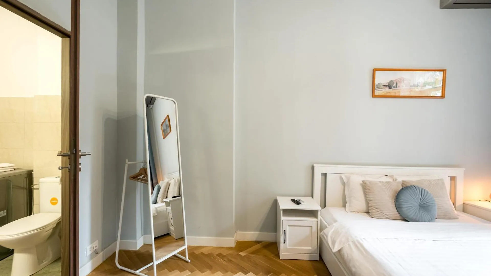 Chic Studio Near Bucharest'S Top Landmarks