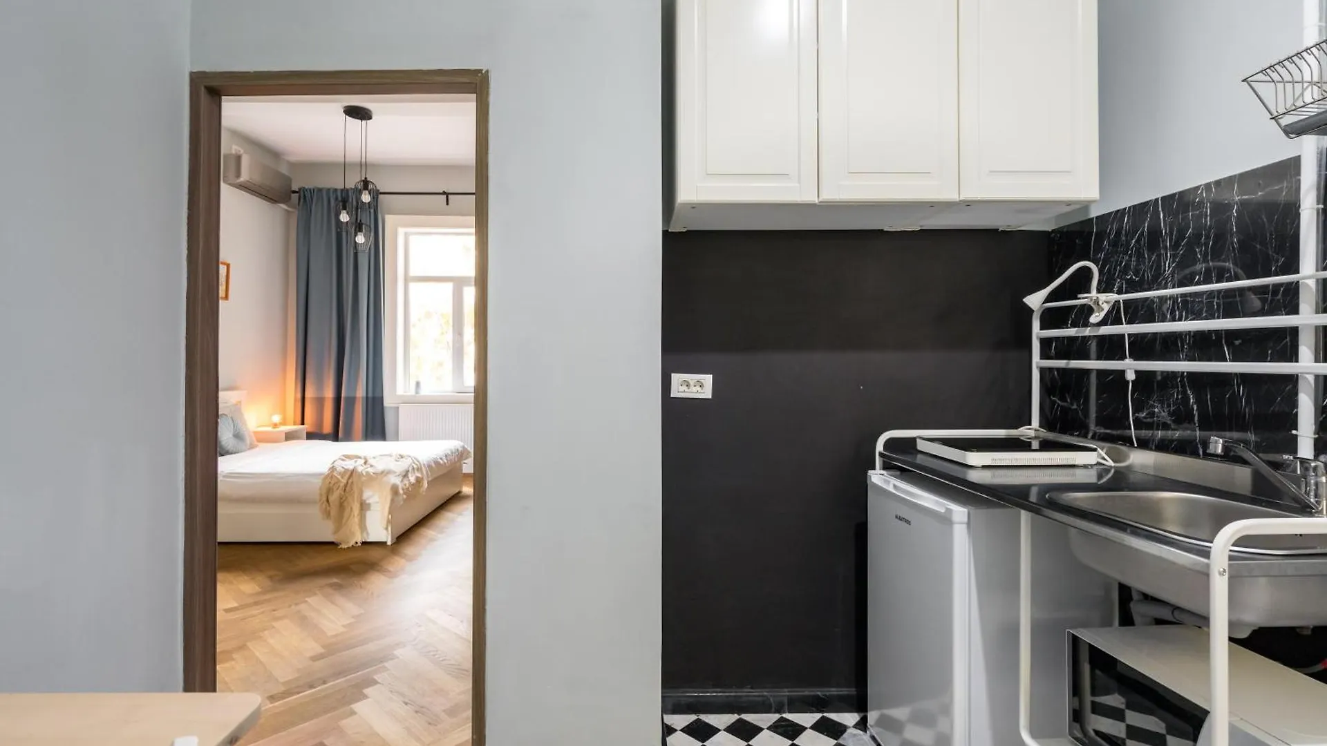 Lägenhet Chic Studio Near Bucharest'S Top Landmarks